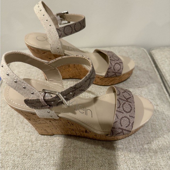Brand New Calvin Klein Karmona Sandals Natural Wedges. Size 8.5B - Picture 9 of 10